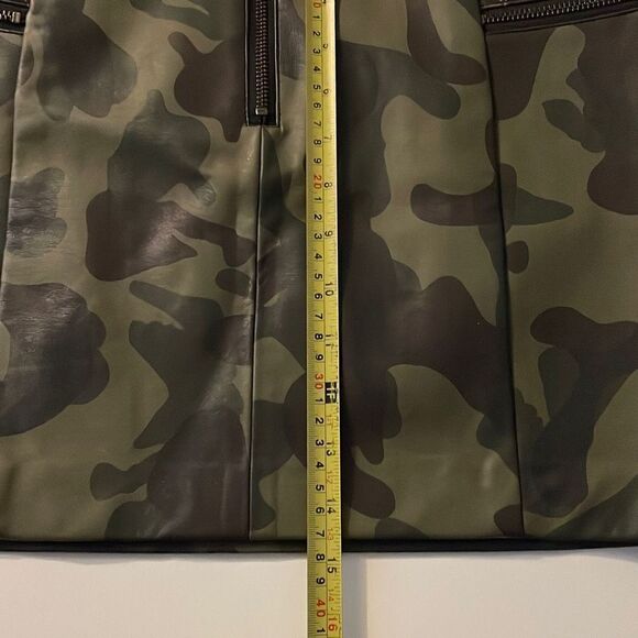 Sam Edelman Faux Leather Camouflage Skirt size 4 - Picture 6 of 8